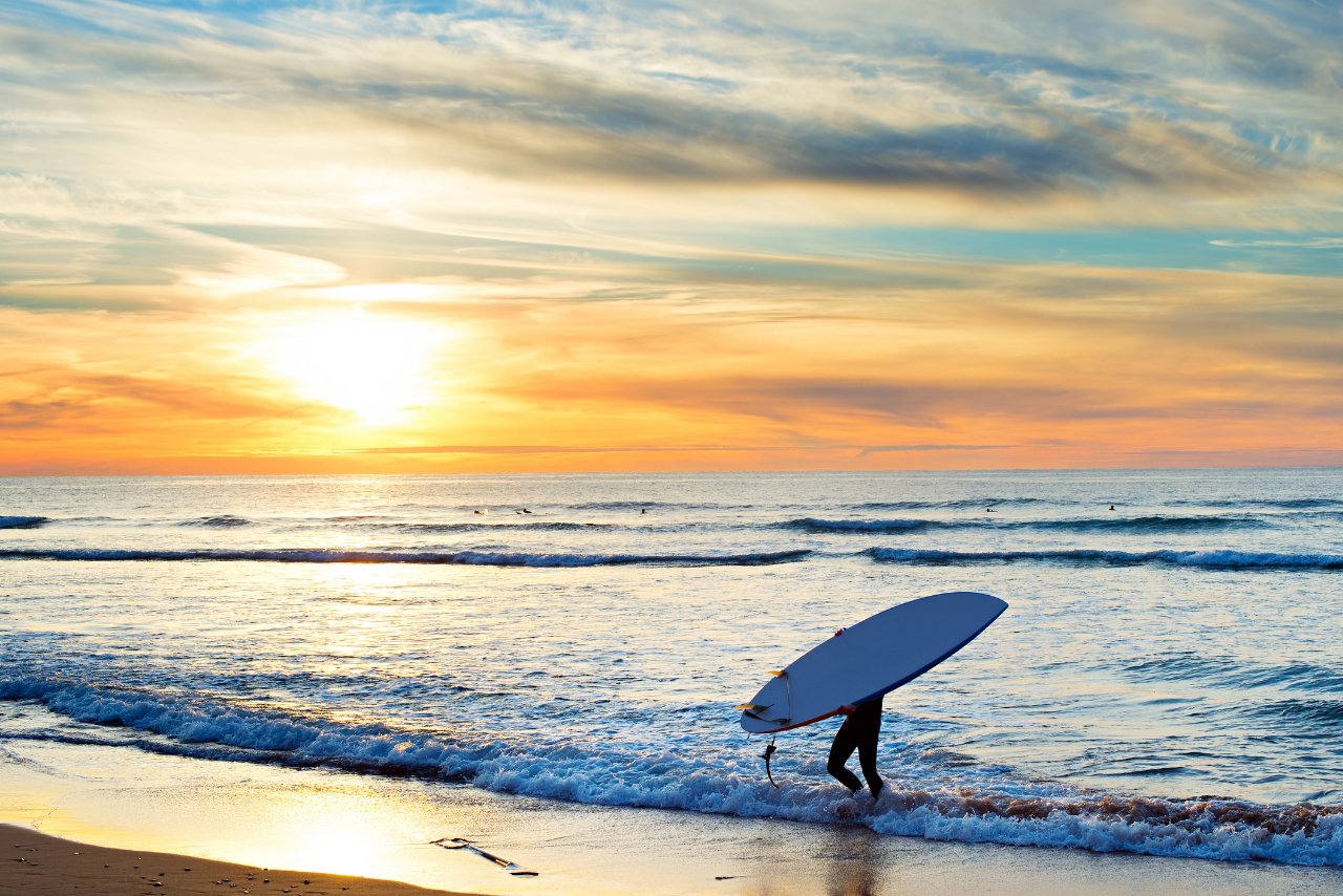 6 Beneficios para practicar Paddle Surf este verano: El Paddle Surf es mucho más que un simple deporte acuático - Fitness Tech