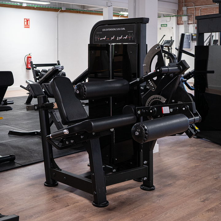 Cuádriceps y femoral | Máquina selectorizada dual - Compact Series