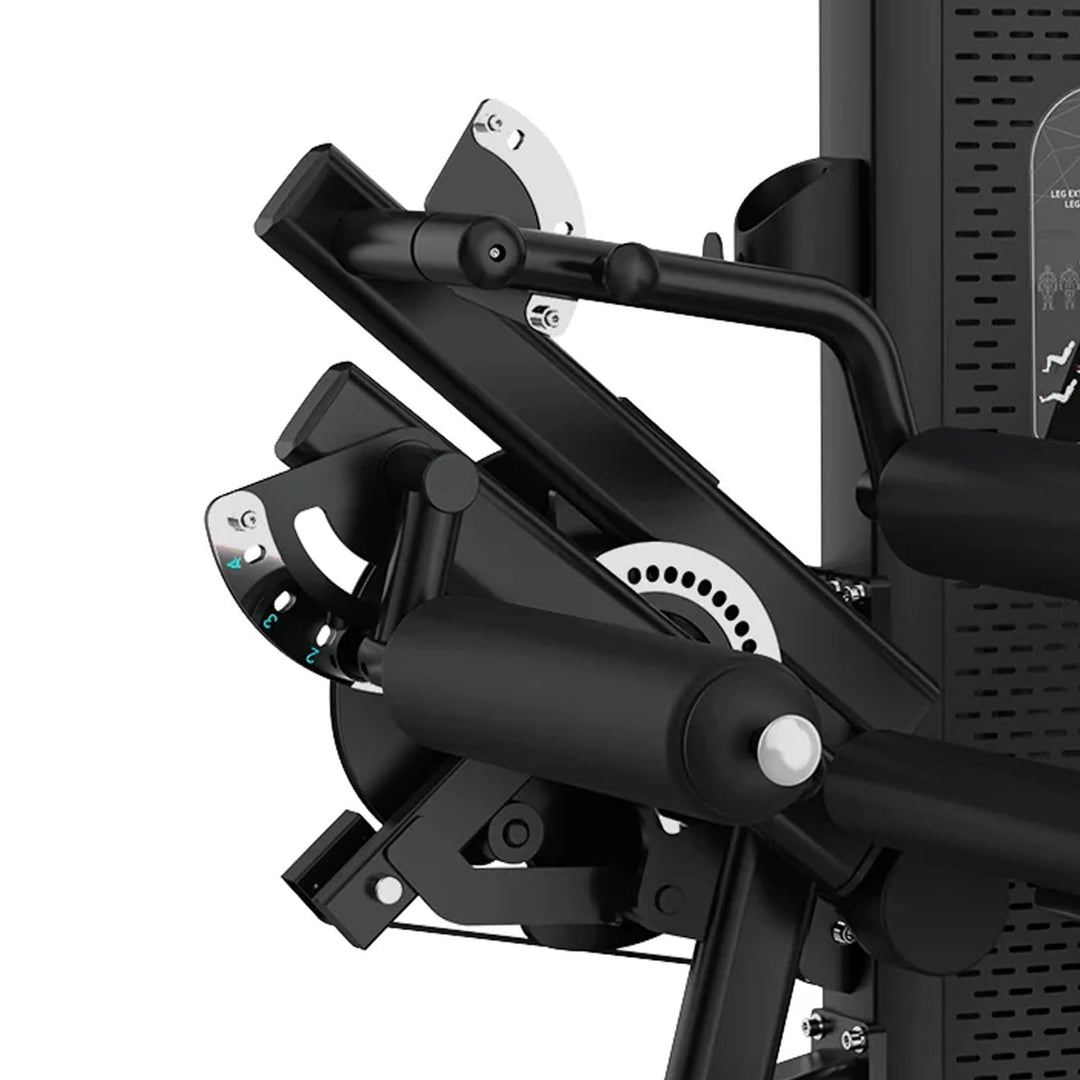 Máquina selectorizada dual | Extensión de cuádriceps y femoral - Detalle Empuje